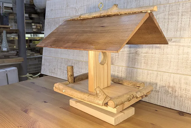 野鳥のエサ台作り